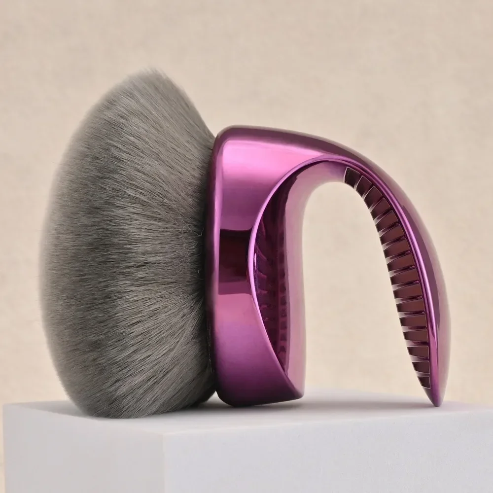 Beauty Blend & Blur Body Kabuki Brush Extra Large Vegan Bristles Self Tanner Brush Professional Blending Applicator Foundation - Image 4